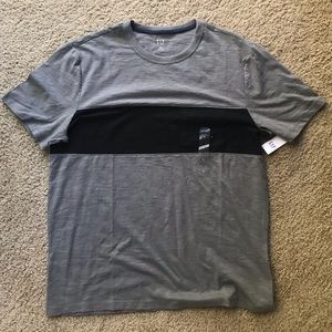 BRAND NEW!! NTW Gap Mens Basic Tee